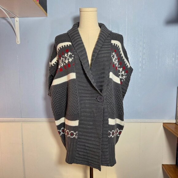 Bandolino Sweaters - Bandolino Denim Medium Gray Red Knit Print Sleeveless Holiday Sweater Vest
